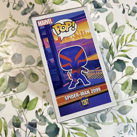 Funko Pop! Vinyl: Marvel - Spider-Man 2099 GITD EE Exclusive - Picture 5 of 6